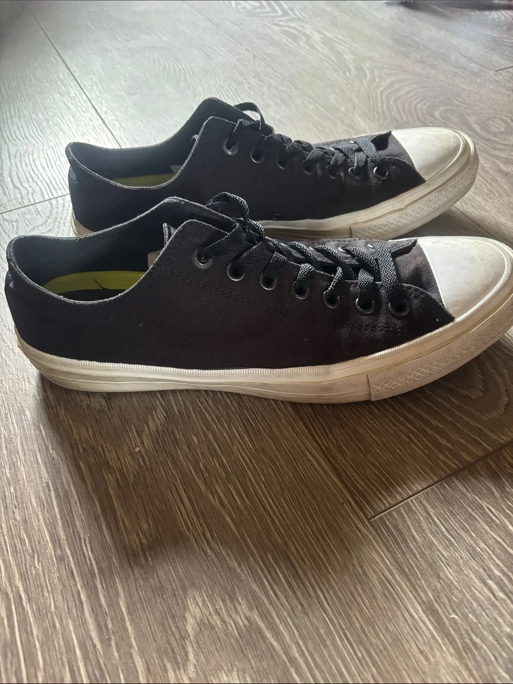 Converse Black Low-Top Chuck Taylor 2